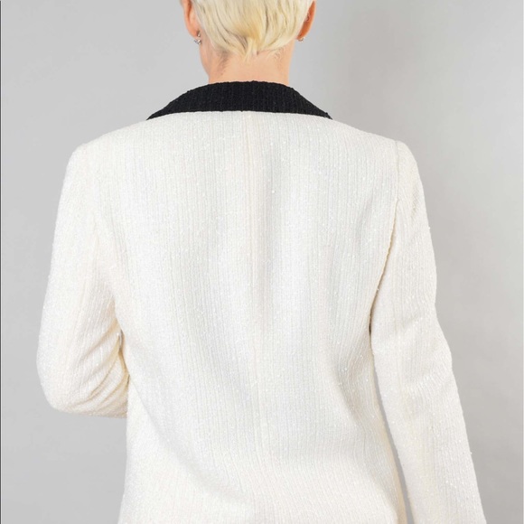 🔥sold🔥Authentic Chanel white sequin blazer-size 38 (med)* - Picture 5 of 16